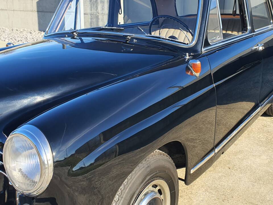 Image 13/30 de Mercedes-Benz 190 (1957)