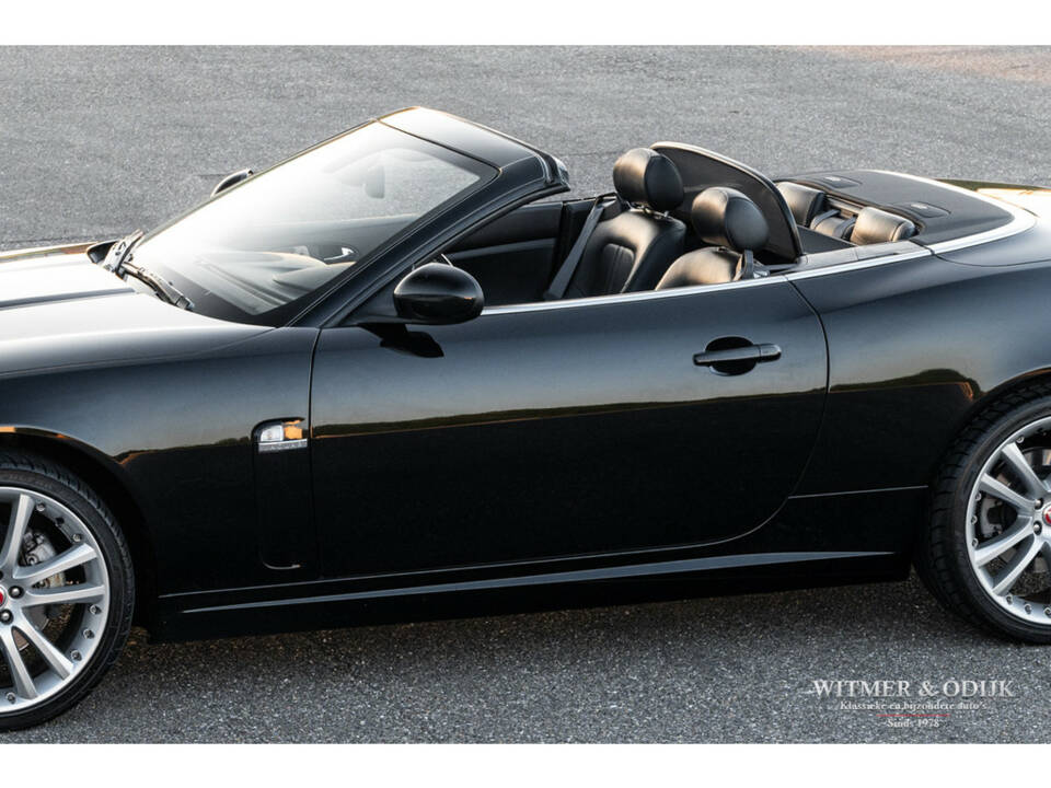 Image 27/37 of Jaguar XK 4.2 (2006)