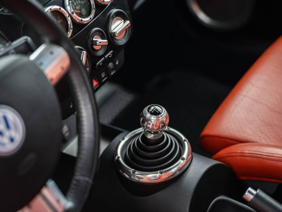 Image 38/48 of Volkswagen New Beetle RSI (2003)