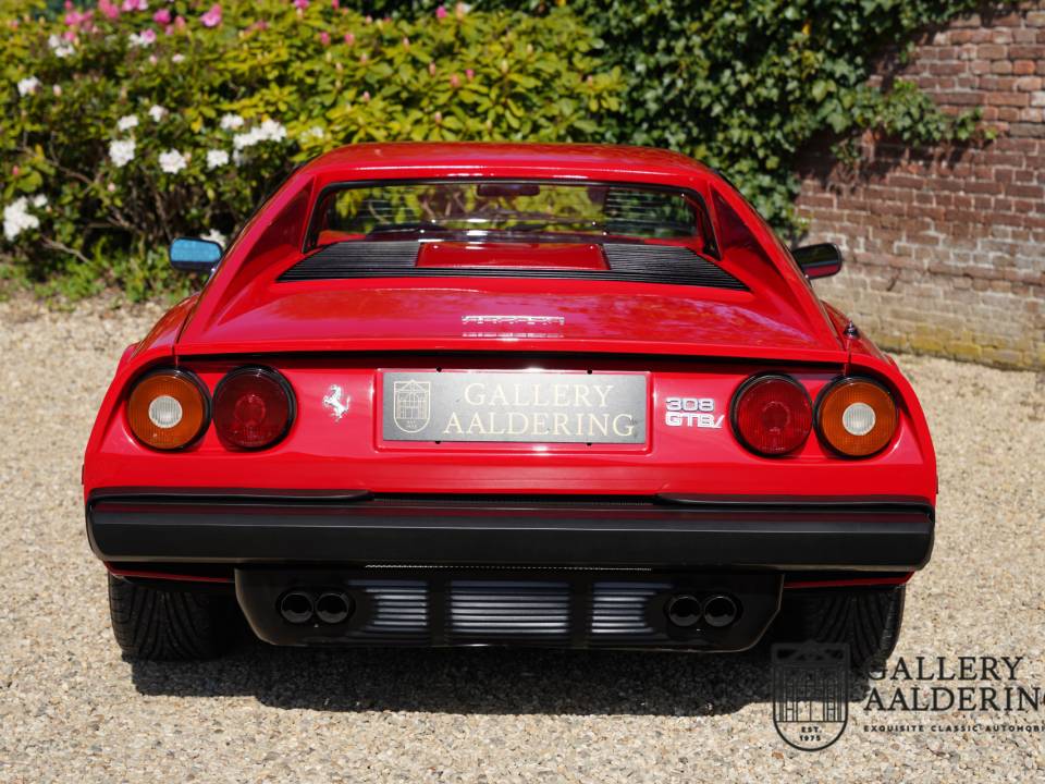 Imagen 47/50 de Ferrari 308 GTBi (1980)