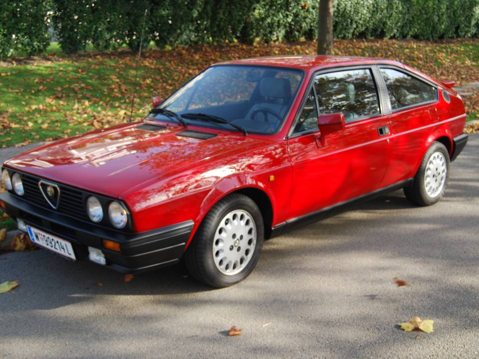 Bild 22/23 von Alfa Romeo Sprint 1.7 QV ie (1988)