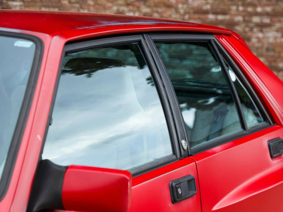 Bild 17/50 von Lancia Delta HF Integrale Evoluzione II (1994)