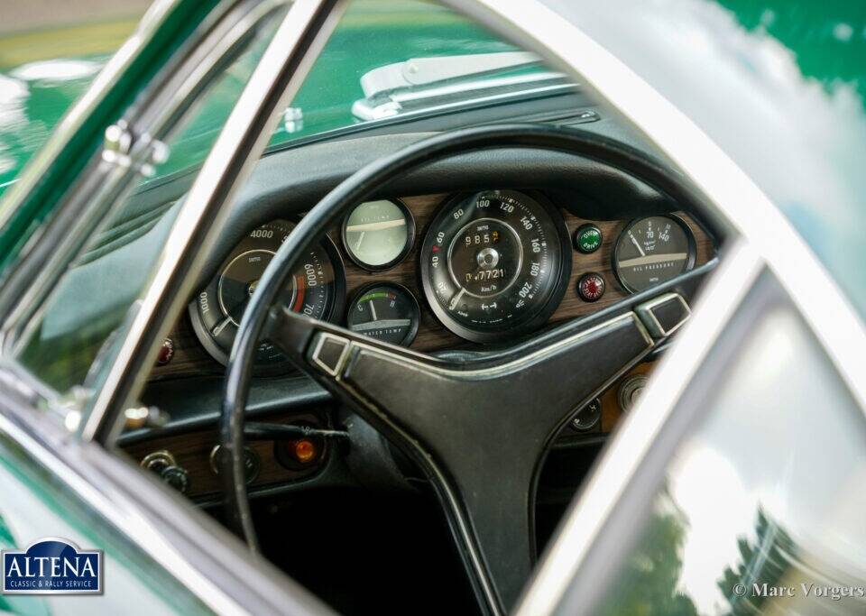 Bild 33/55 von Volvo 1800 E (1972)