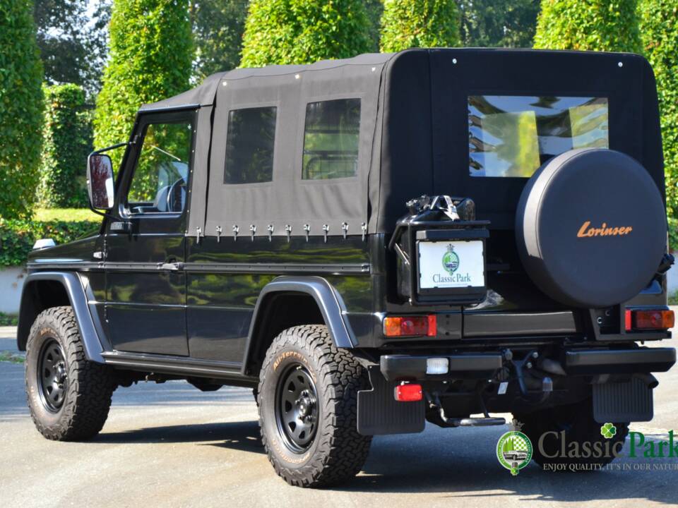 Immagine 11/49 di Mercedes-Benz 230 GE (lang) (1991)