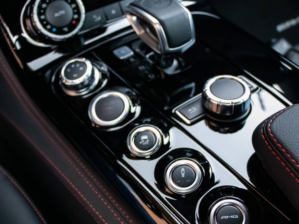 Imagen 20/50 de Mercedes-Benz SLS AMG GT (2014)