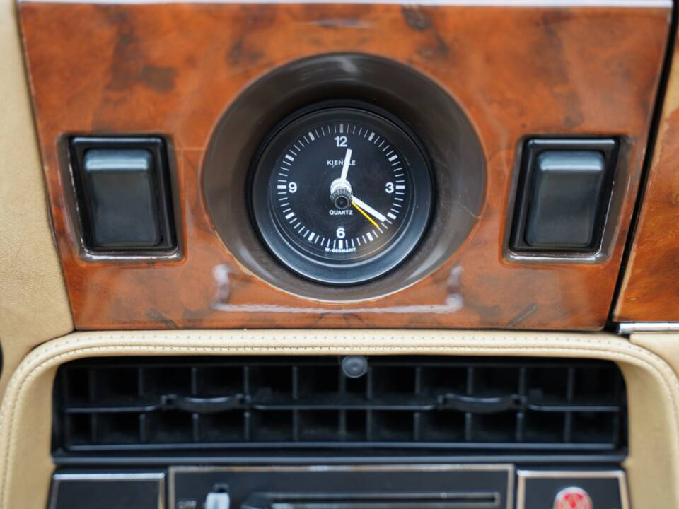 Imagen 20/50 de Aston Martin V8 Volante (1982)