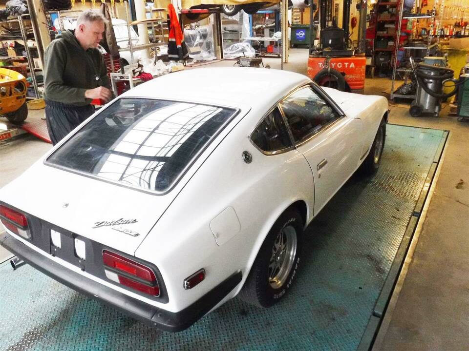 Image 22/39 of Datsun 240 Z (1972)