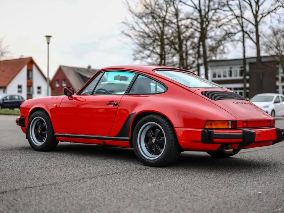 Image 4/12 of Porsche 911 Carrera 3.2 (1987)