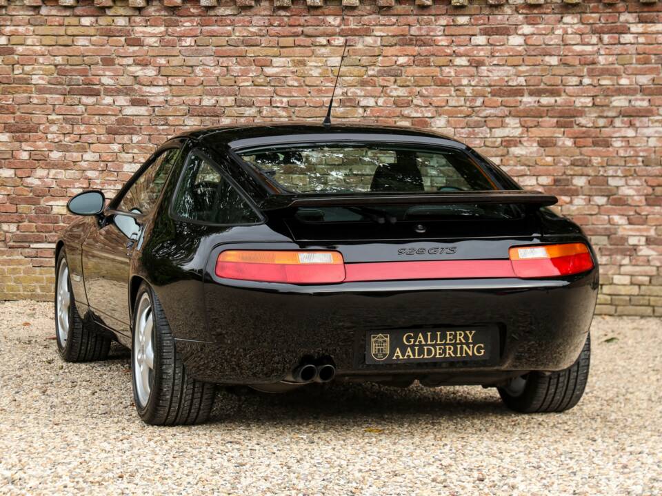 Afbeelding 2/50 van Porsche 928 GTS (1994)