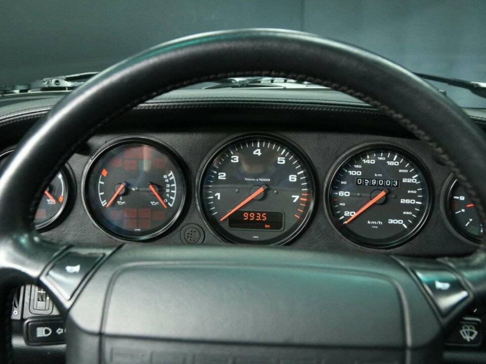 Image 13/30 of Porsche 911 Carrera 2 (WTL) (1993)