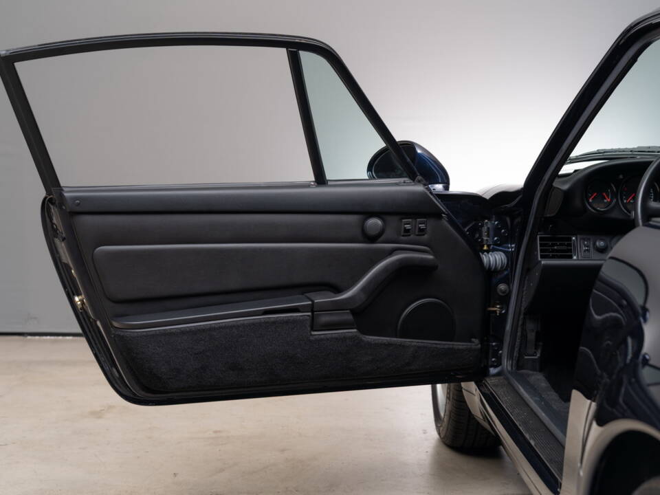 Bild 20/24 von Porsche 911 Carrera (1993)