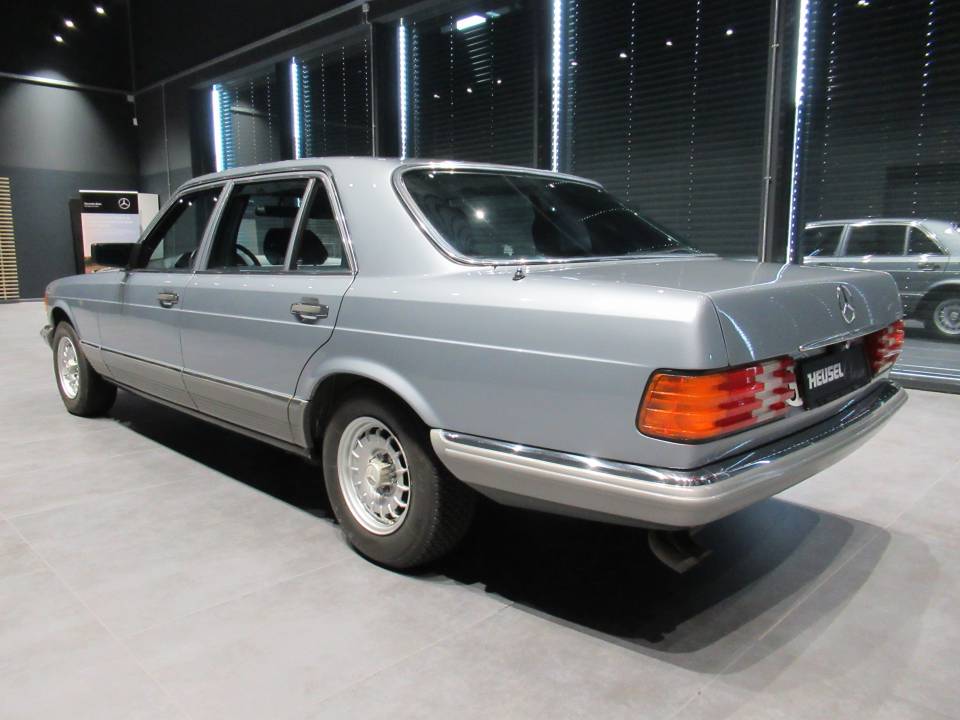 Imagen 7/19 de Mercedes-Benz 380 SEL (1981)