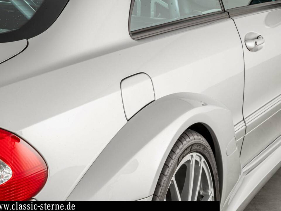 Image 12/15 of Mercedes-Benz CLK DTM AMG (2007)