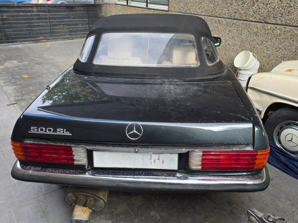 Immagine 3/34 di Mercedes-Benz 500 SL (1980)
