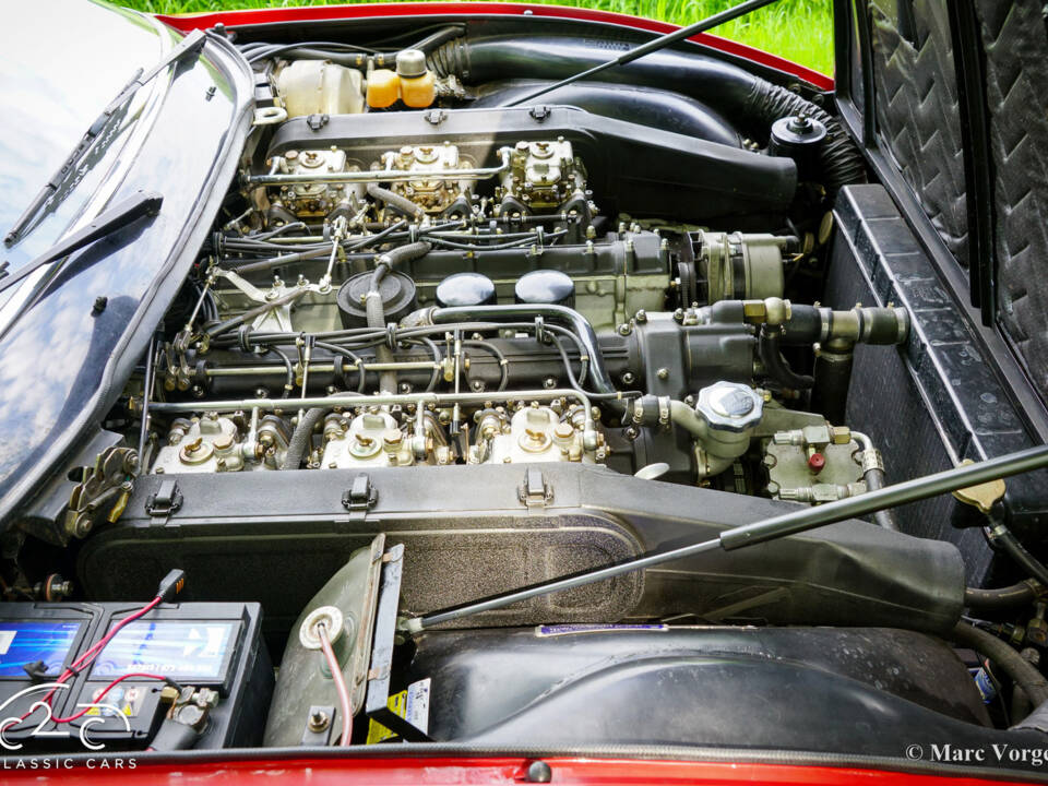 Image 33/80 of Ferrari 365 GTC&#x2F;4 (1972)