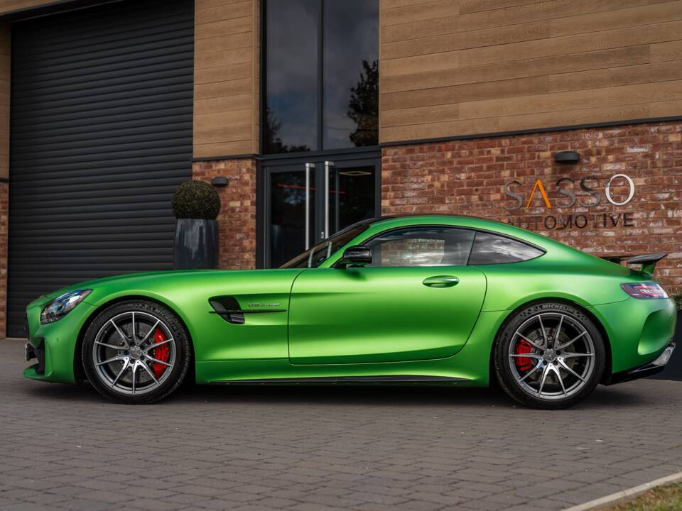 Image 17/67 of Mercedes-AMG GT-R (2018)