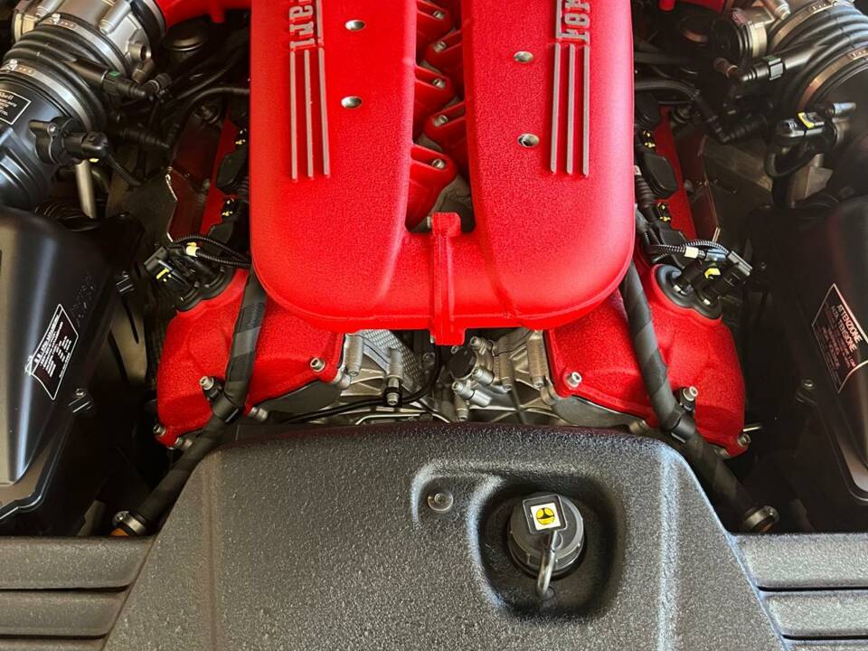 Image 4/4 de Ferrari 599 GTO (2011)