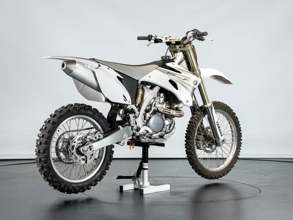 Image 4/50 de Yamaha DUMMY (2007)