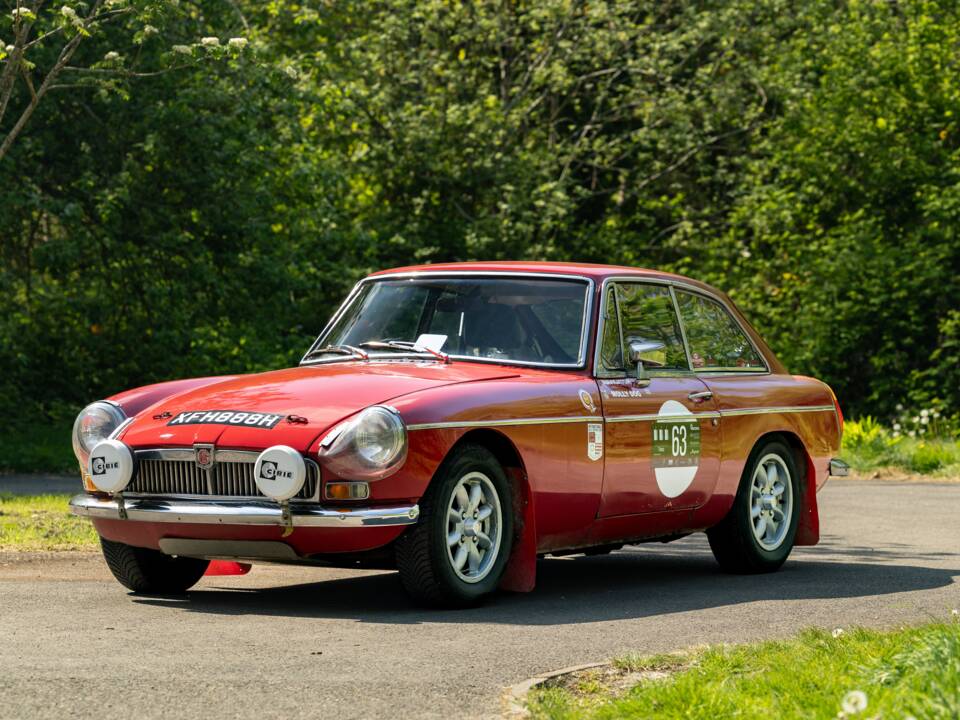 Image 7/50 of MG MGB GT (1970)