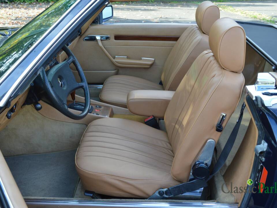 Image 12/50 de Mercedes-Benz 380 SL (1982)