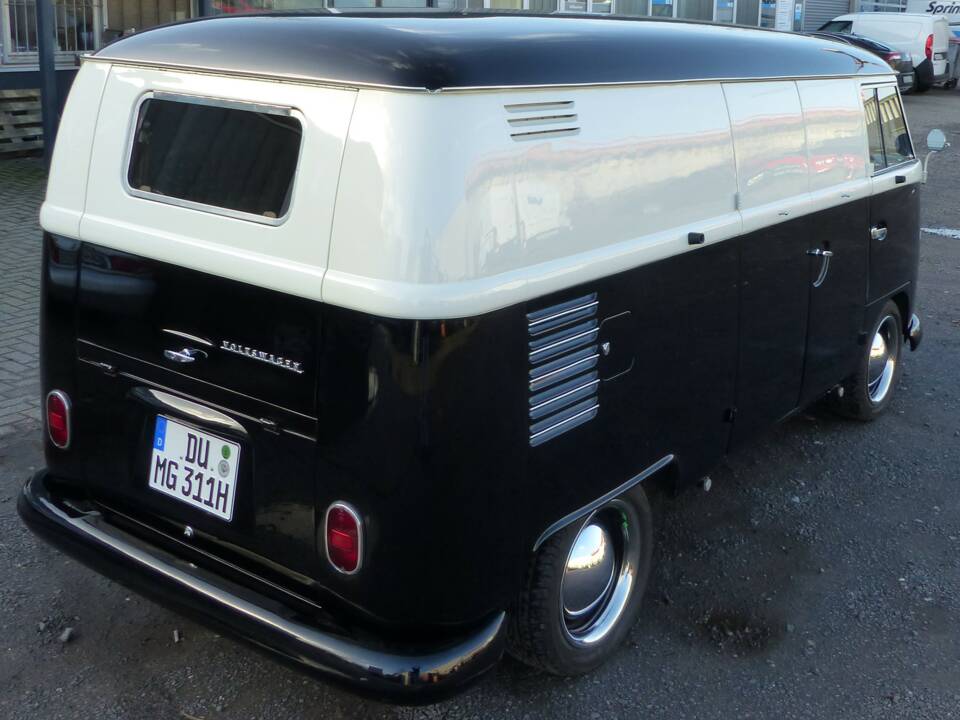 Image 7/19 of Volkswagen T1 panel van (1963)