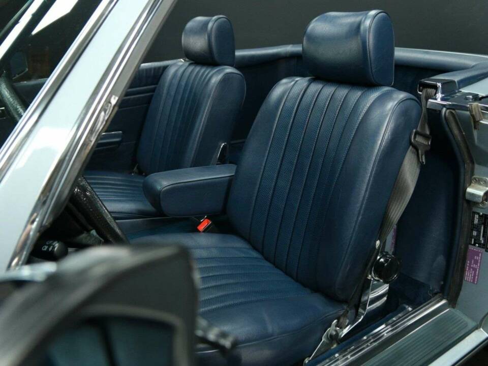Image 11/30 of Mercedes-Benz 380 SL (1985)