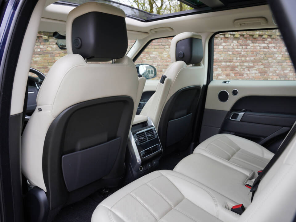 Image 30/50 of Land Rover Range Rover Sport P400e PHEV (2020)