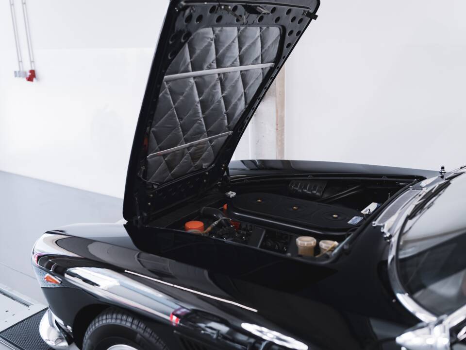 Image 2/100 of Ferrari 330 GT 2+2 (1965)