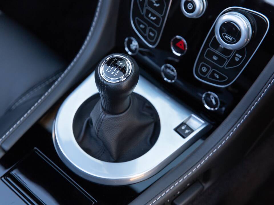 Bild 12/68 von Aston Martin V12 Vantage S (2018)