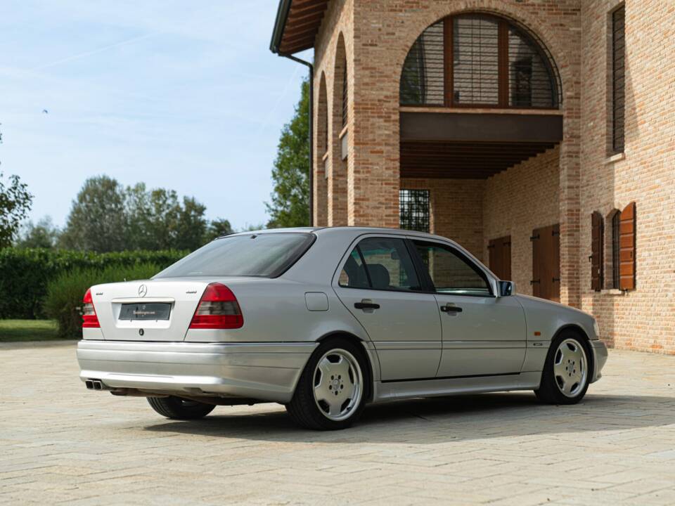 Image 6/50 of Mercedes-Benz C 36 AMG (1995)
