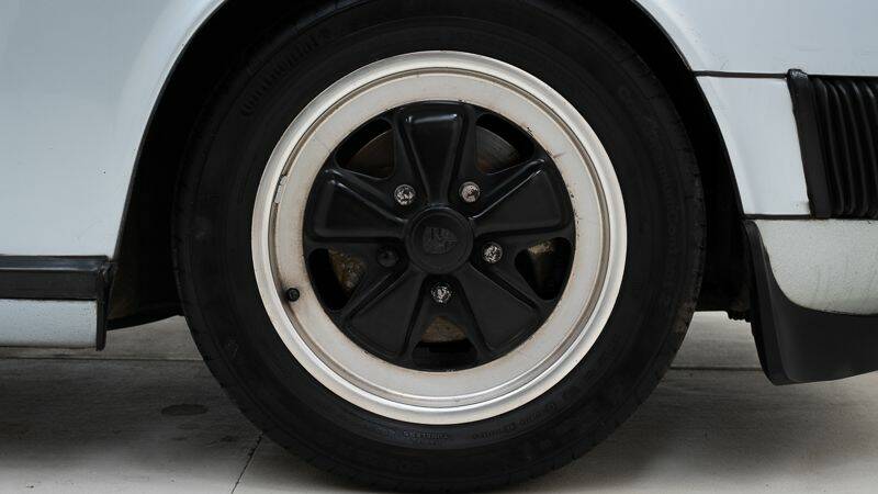 Image 11/15 of Porsche 911 SC 3.0 (1983)