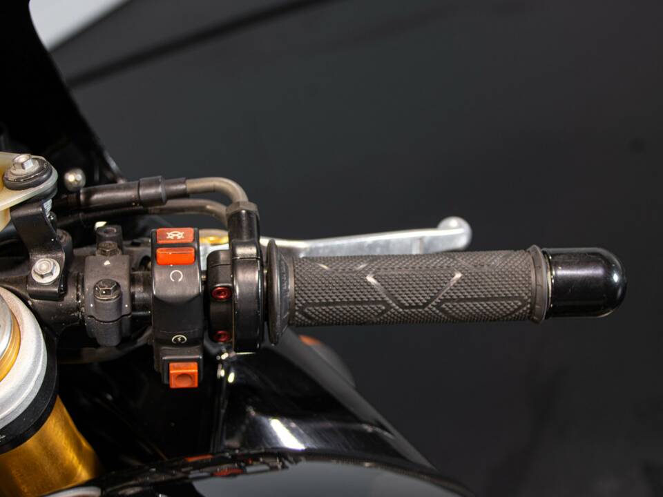 Bild 50/50 von Aprilia RSV 1000 V60 (1999)
