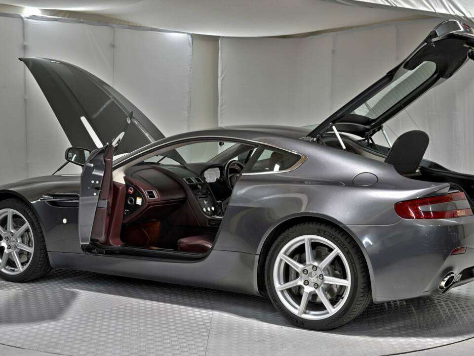 Image 20/50 de Aston Martin V8 Vantage (2006)