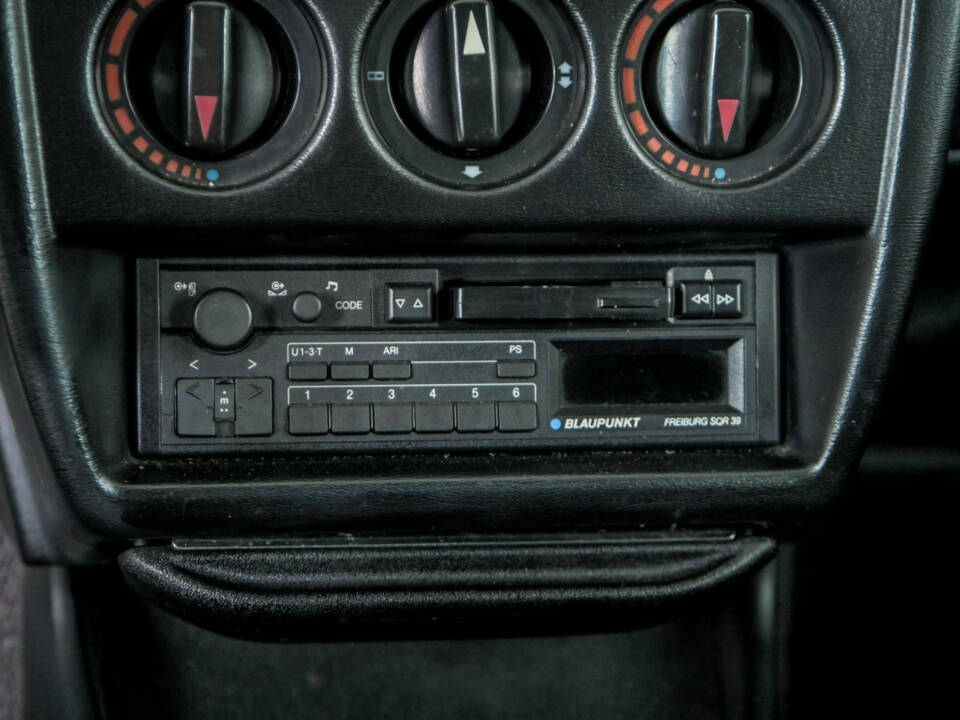 Bild 25/50 von Mercedes-Benz 190 D (1986)