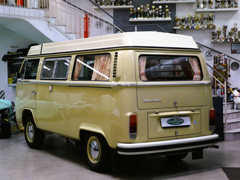 Afbeelding 35/36 van Volkswagen T2b Westfalia (1974)
