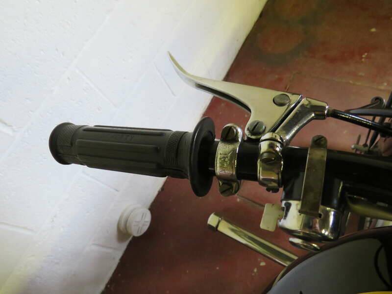 Image 13/50 of Vincent Black Shadow C (1953)