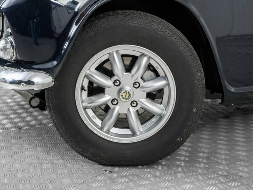 Image 4/50 of Triumph TR 4A (1967)