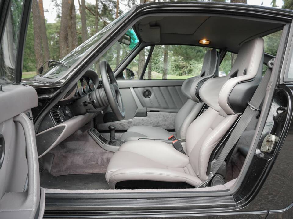 Bild 12/53 von Porsche 911 Turbo 3.3 (1991)