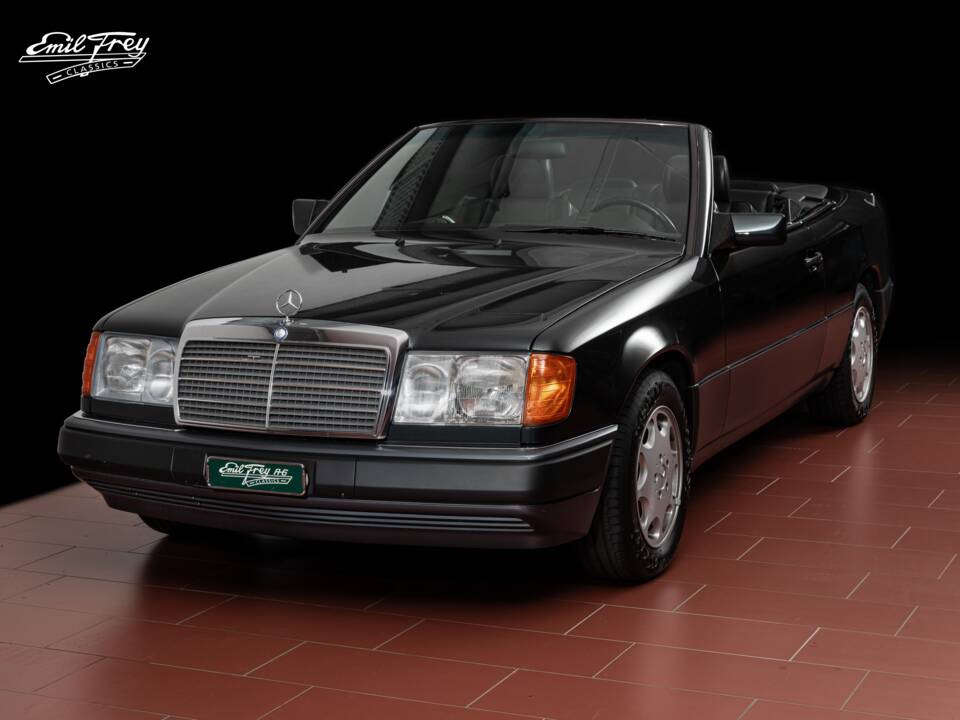 Bild 1/9 von Mercedes-Benz 300 CE-24 (1992)