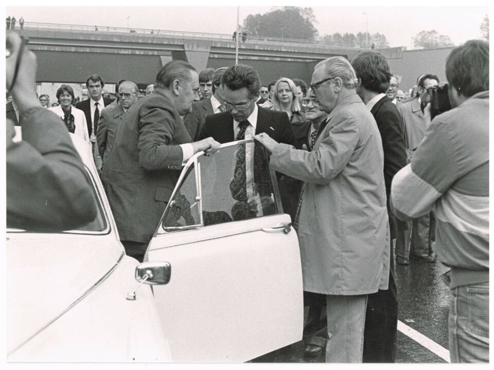 Obraz 34/50 pojazdu Jaguar 240 (1968)