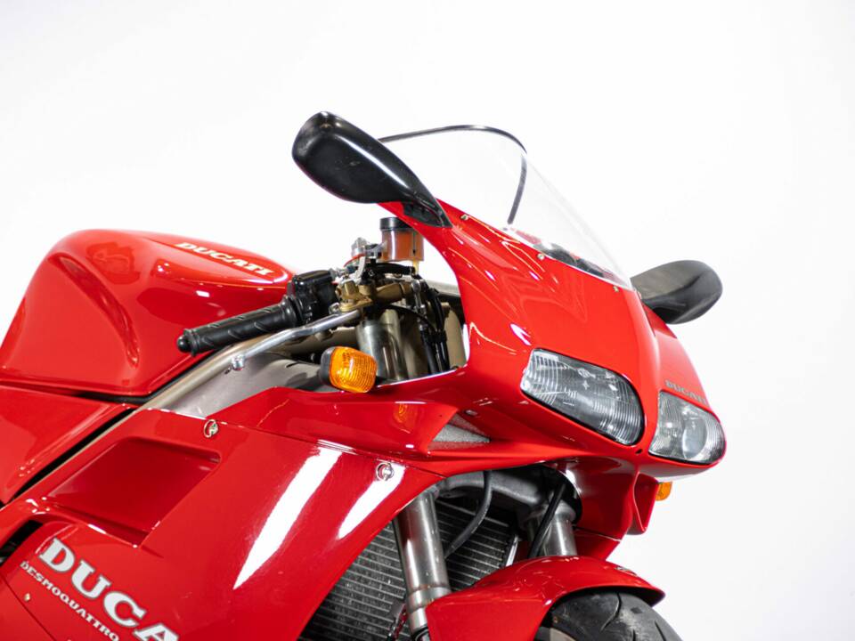 Imagen 35/50 de Ducati 748 S (1996)