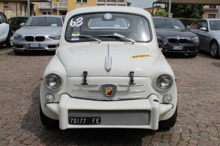 Image 2/7 of Abarth Fiat 850 TC (1964)