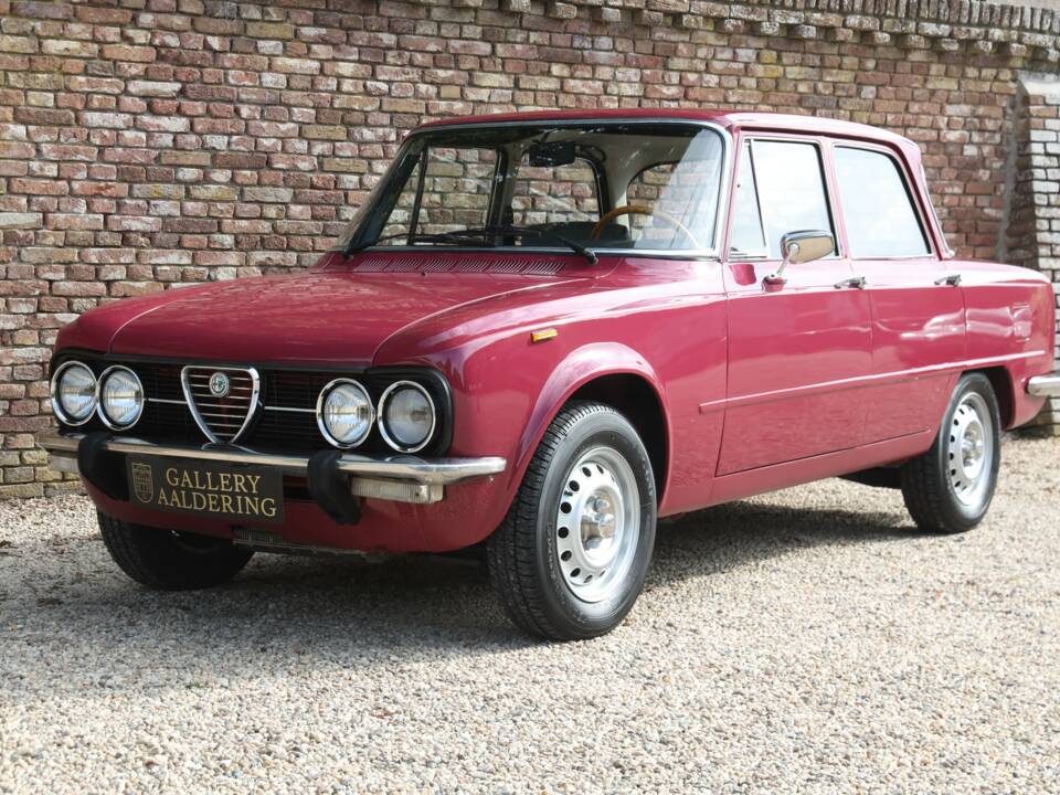 Bild 8/50 von Alfa Romeo Giulia Nuova Super 1300 (1975)