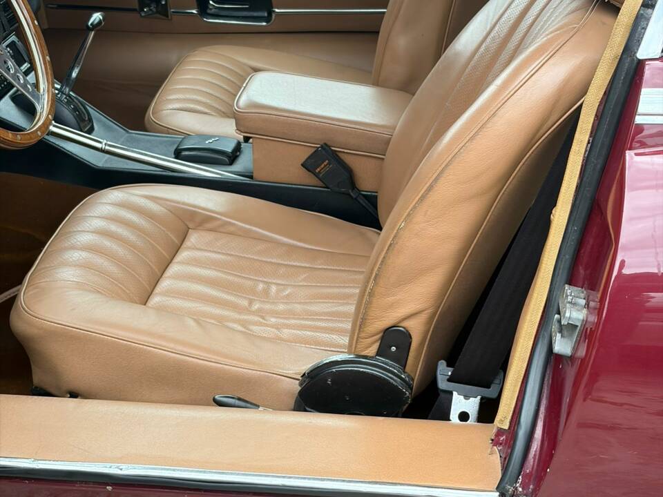 Afbeelding 21/25 van Jaguar E-Type V12 (2+2) (1972)