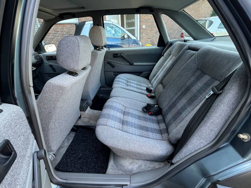 Image 15/33 of Volkswagen Passat 1.8 (1989)