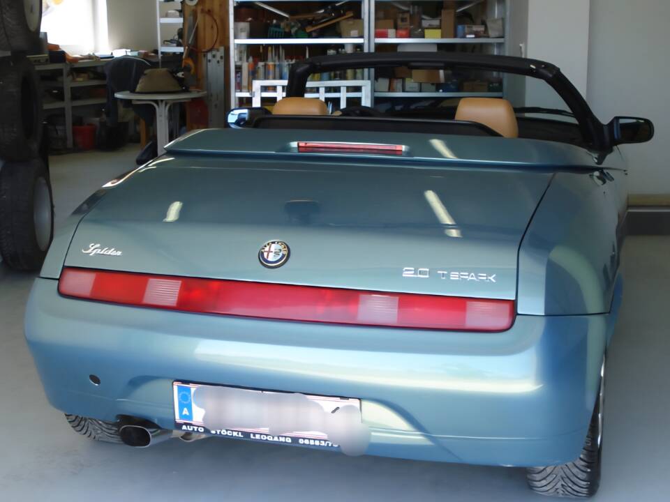 Immagine 2/8 di Alfa Romeo Spider 2.0 Twin Spark (2000)