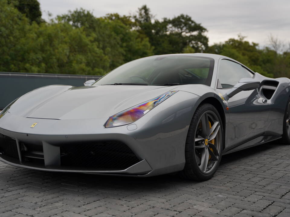 Image 11/50 de Ferrari 488 GTB (2019)