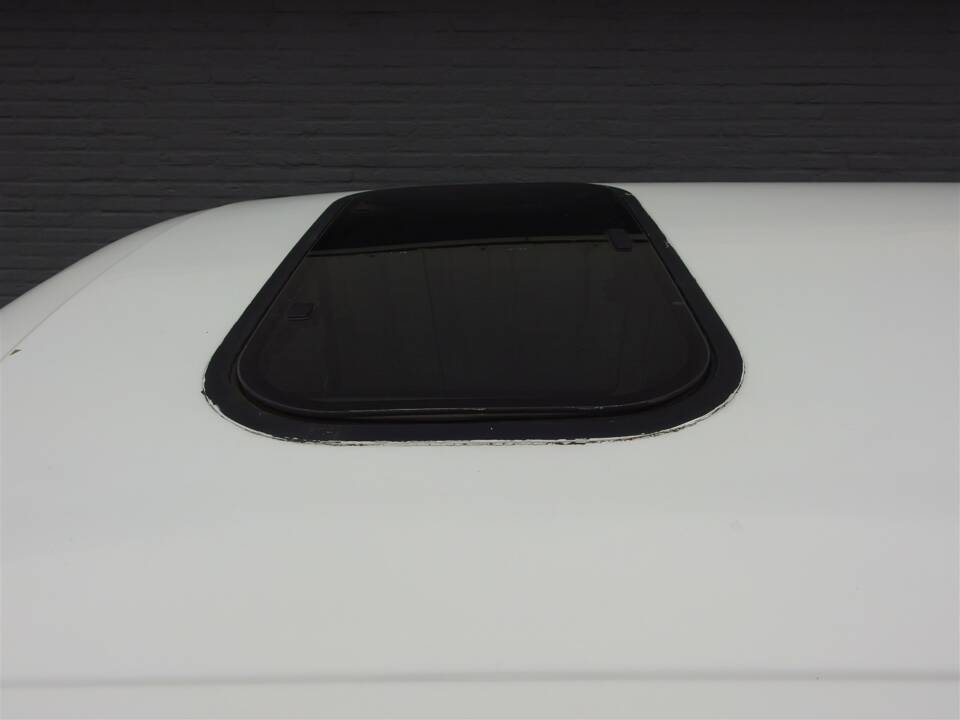 Bild 38/99 von Volkswagen T2b Kastenwagen (1977)