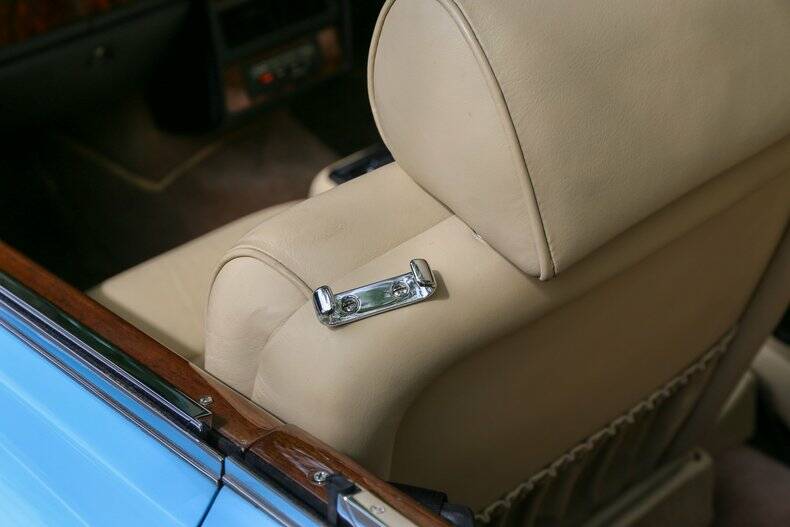 Afbeelding 36/50 van Rolls-Royce Corniche I (1977)