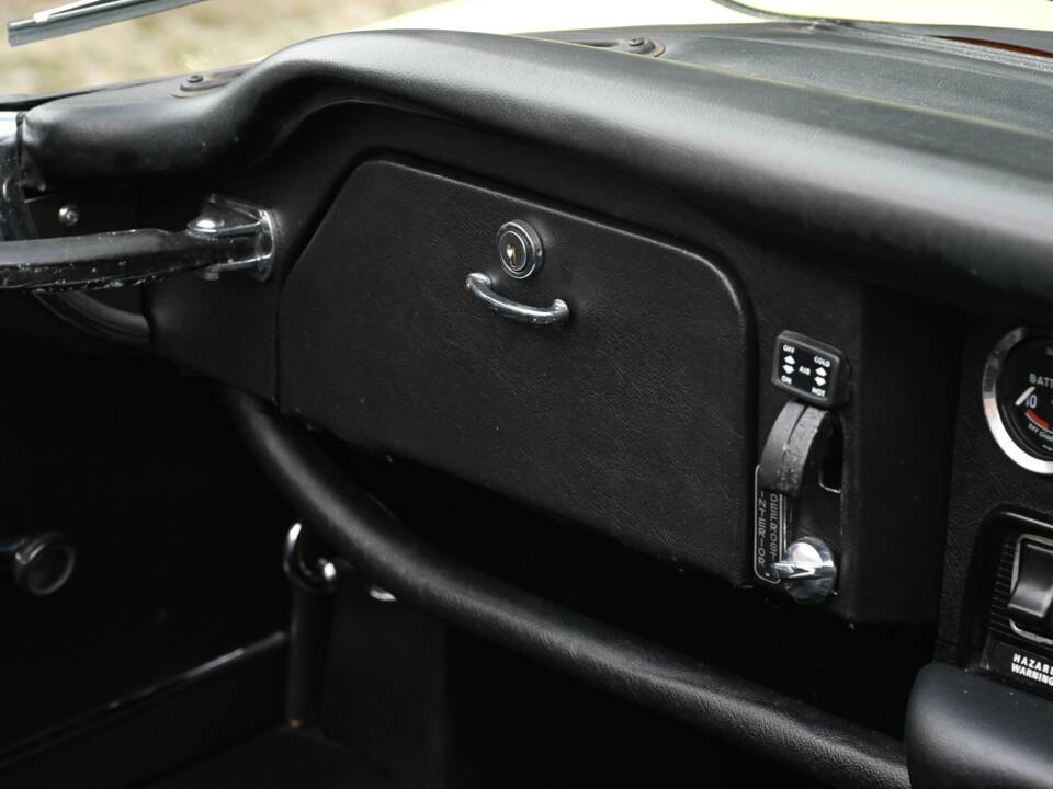 Bild 43/50 von Jaguar E-Type V12 (1973)